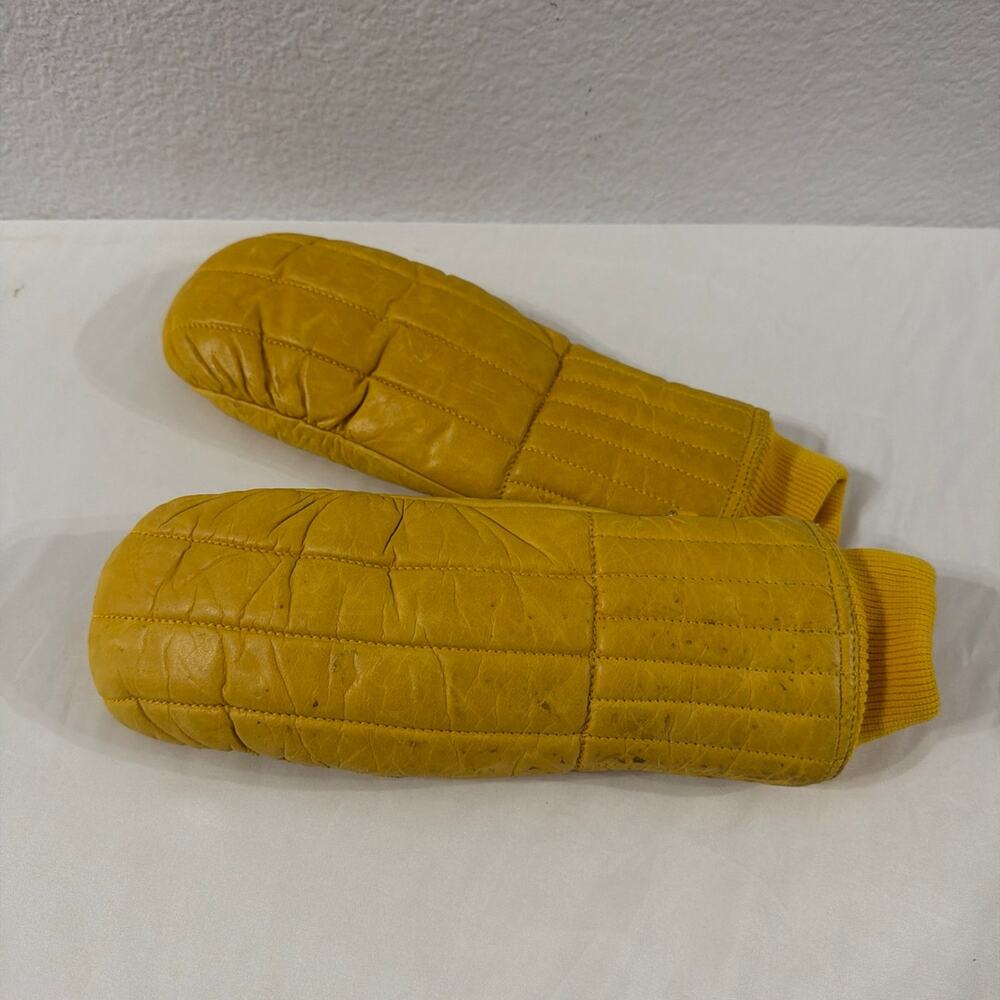 Vintage mustard yellow puffy gloves Size M